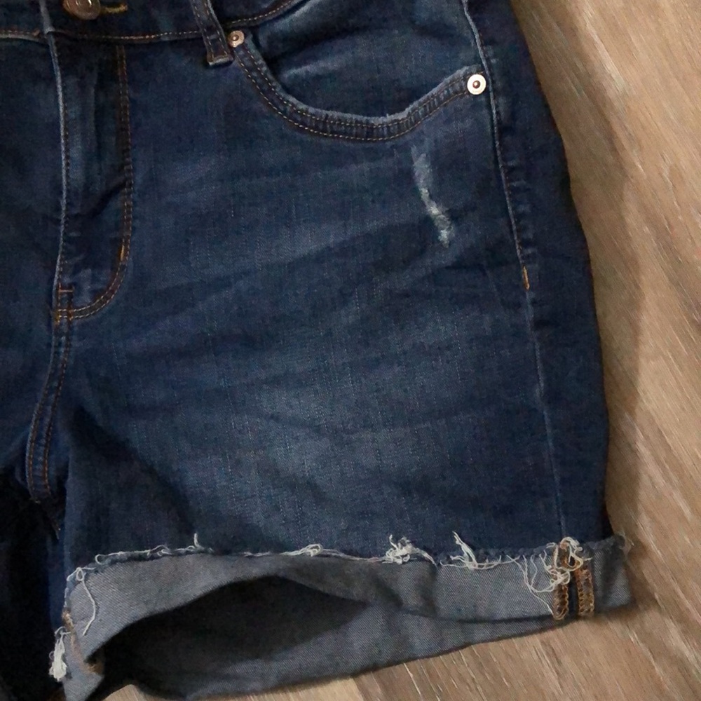 Wonderly Mid Rise Short Distressed Jeans - Picture 2 of 8